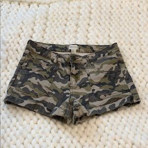 camo shorts